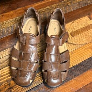 Thom McAn Brown Leather Woven Fisherman Sandals